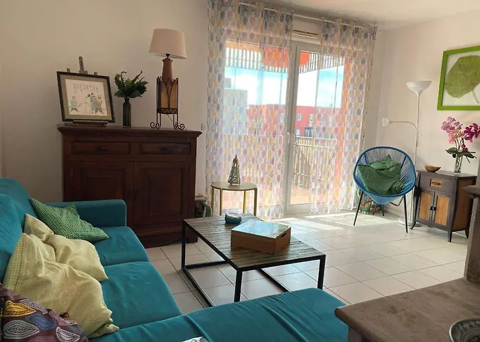 T2 Avec Terrasse, Parking Et Wifi - Fr-1-553-203 *